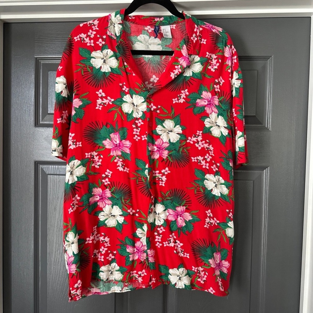 H&M fun top shirt